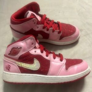 Air Jordan 1 Mid Premium GS Limited Edition 'Valentine's Day'